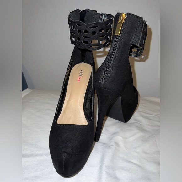Just Fab Black Platform Pumps - Picture 6 of 7